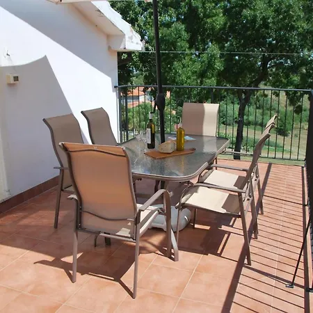 Casa Con Vista Holiday Rentals, Wisteria Guardiagrele