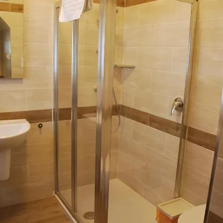 Casa Con Vista Holiday Rentals, Wisteria Guardiagrele