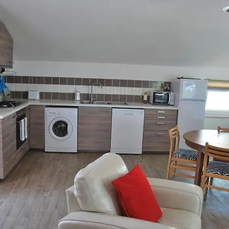 Casa Con Vista Holiday Rentals, Wisteria