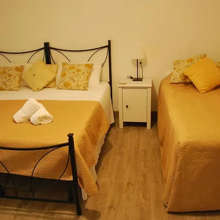 Casa Con Vista Holiday Rentals, Wisteria * Guardiagrele
