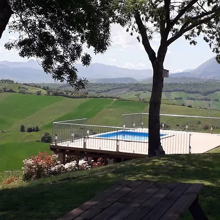 Casa Con Vista Holiday Rentals, Wisteria Apartmán