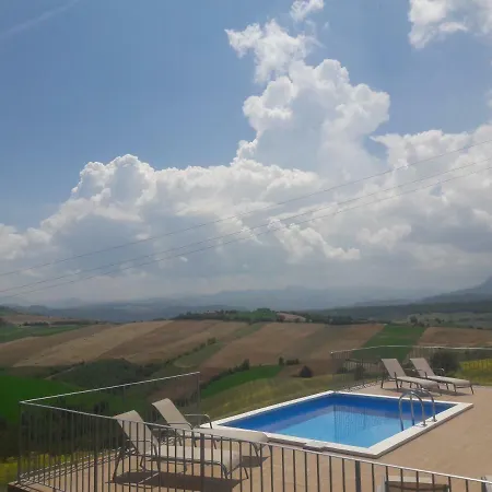Casa Con Vista Holiday Rentals, Wisteria